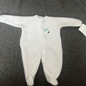 NWT Vintage BabyGro White Footie overall with Snowman size 6-9 months